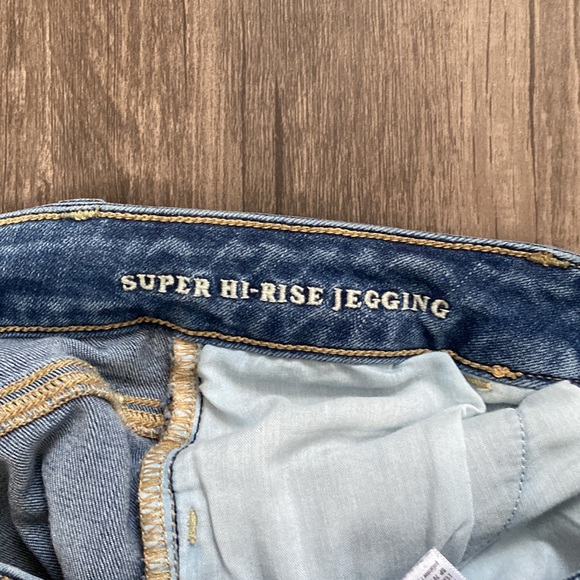 American Eagle Super High Rise Super Stretch Skinny Jean Medium Wash - Picture 4 of 7